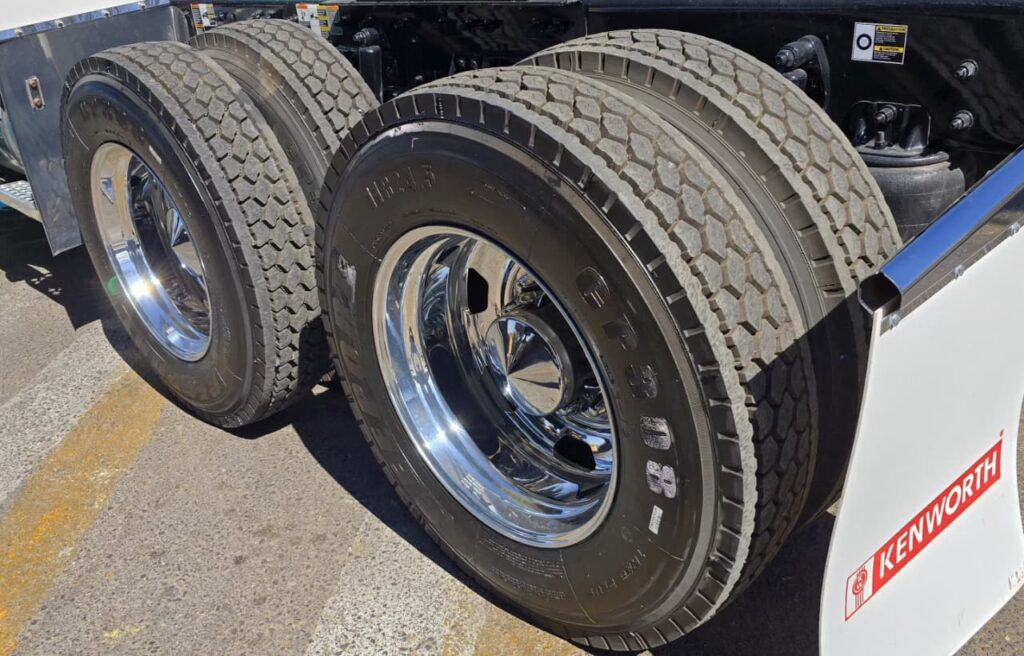 Kenworth T-680 2022