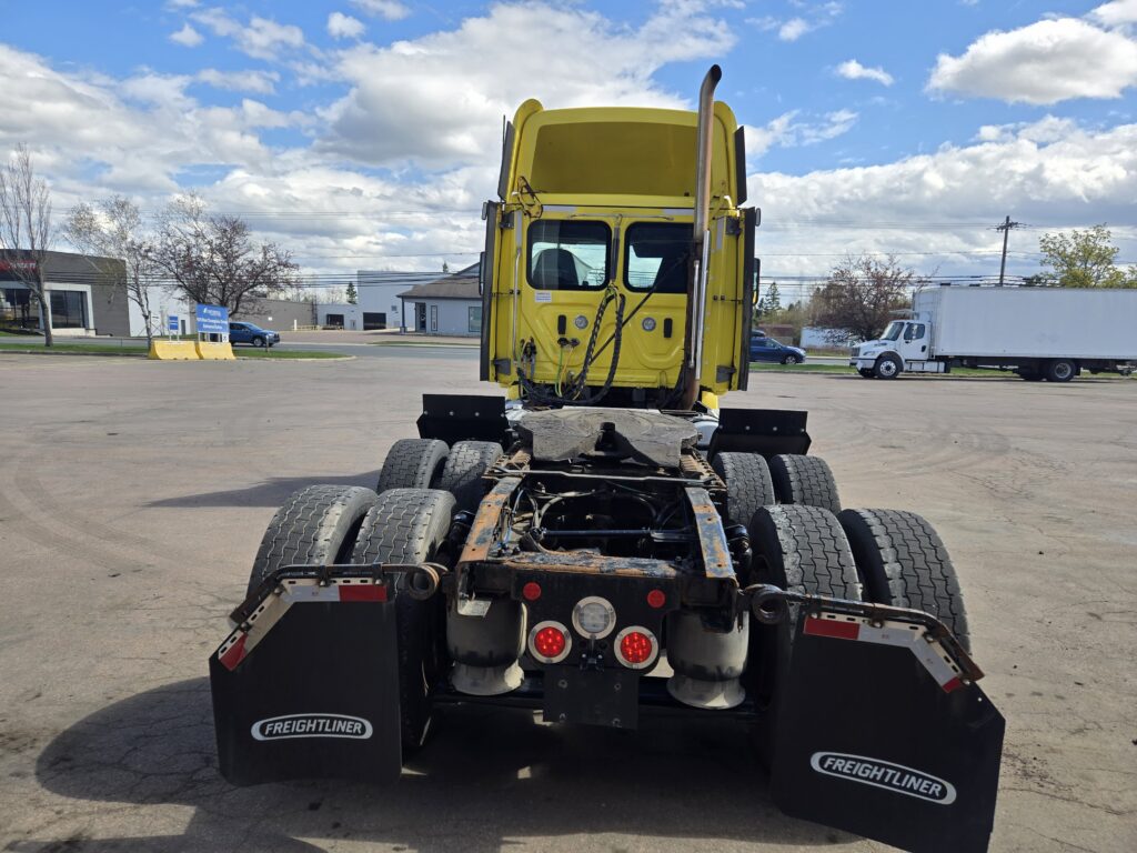 2021 Freightliner CASCADIA