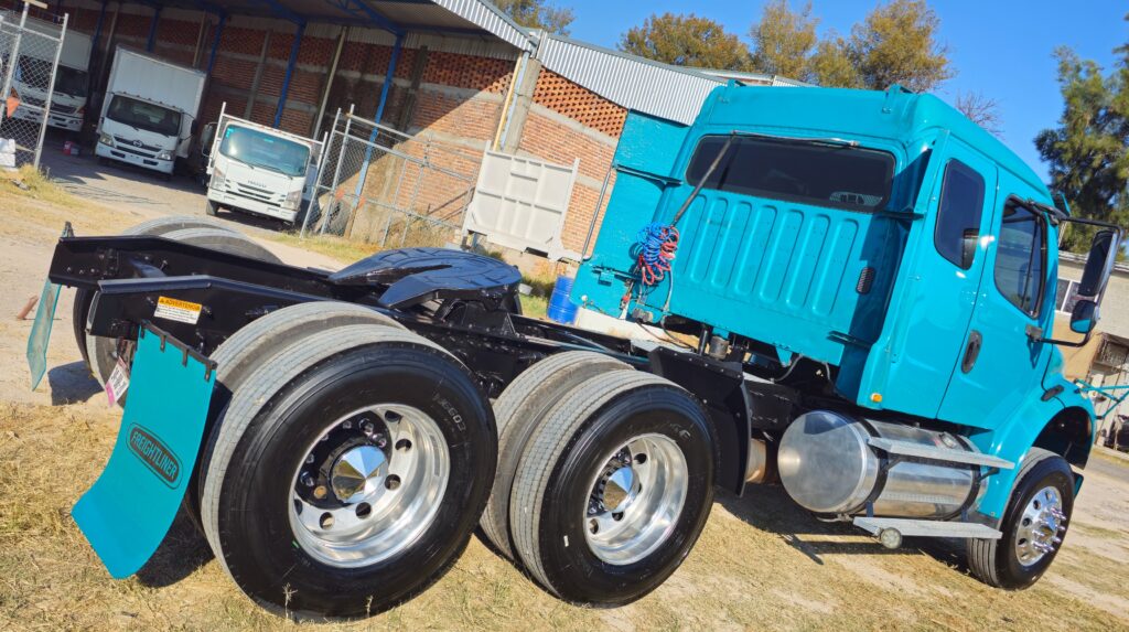 FREIGHTLINER🚛 m2 106 52k 6x4 🚛