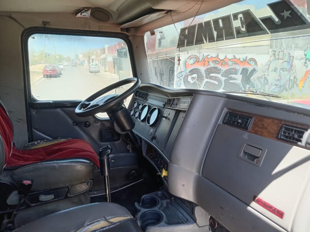 KENWORTH T300 - UNICO DUEÑO