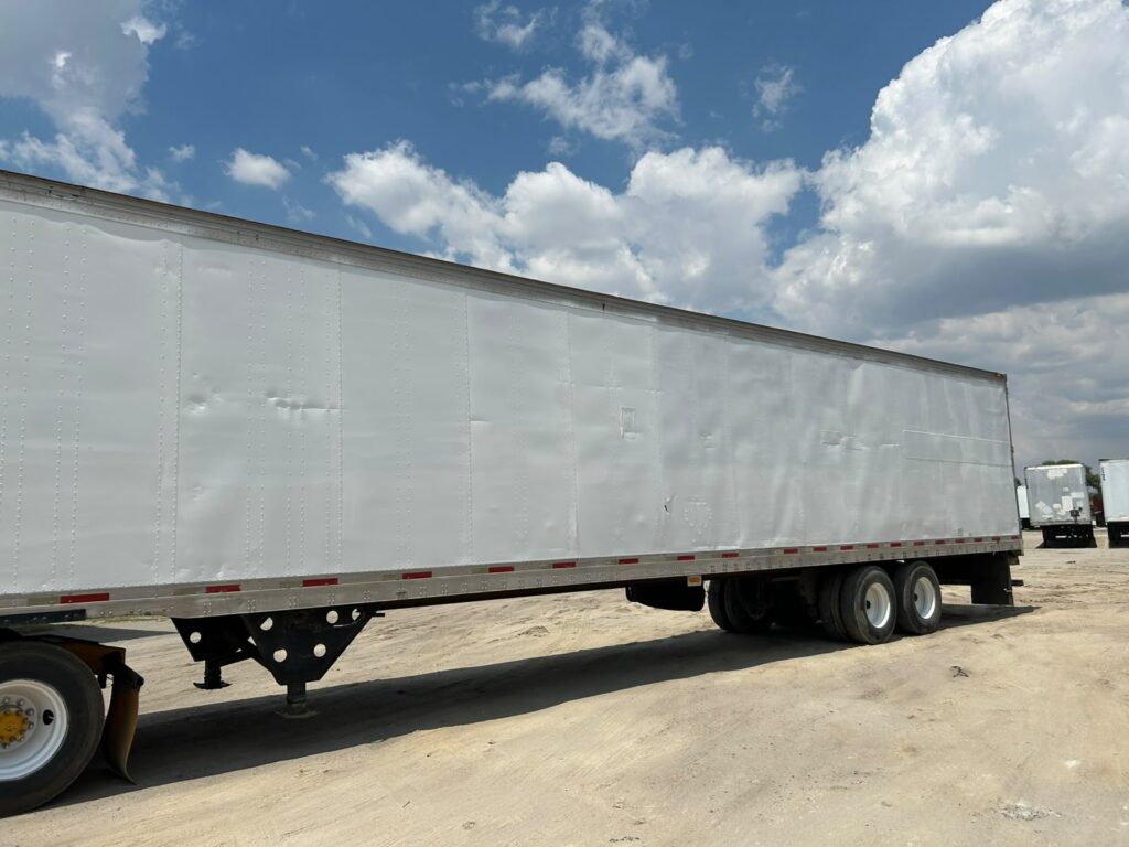 CAJA SECA 53 PIES UTILITY