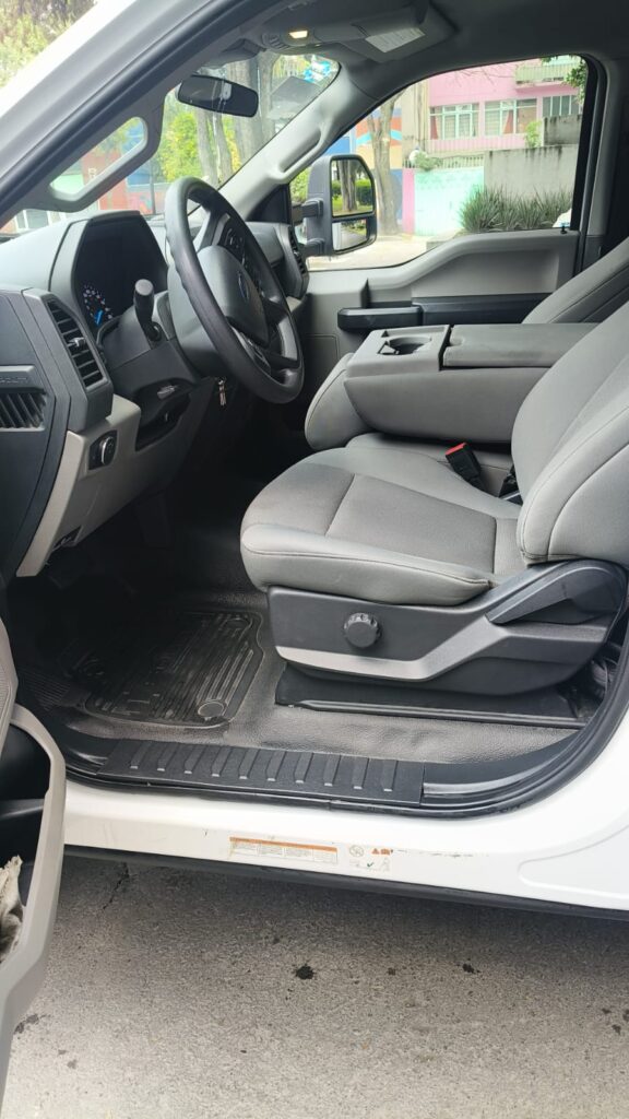FORD 450 2 puertas MOD.2022 único dueño de agencia